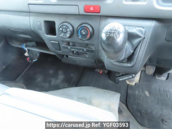 Used 2004 MT toyota hiace-van KDH205V Image[25]