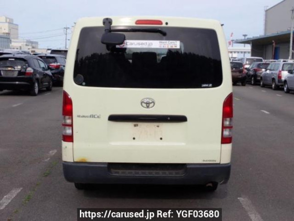 Used 2005 AT toyota regiusace-van KDH205V Image[5]