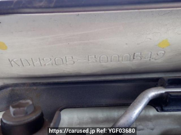 Used 2005 AT toyota regiusace-van KDH205V Image[11]