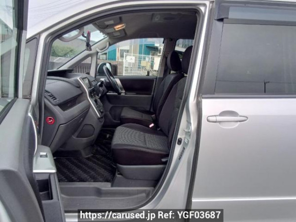 Used 2009 AT toyota noah ZRR75W Image[14]
