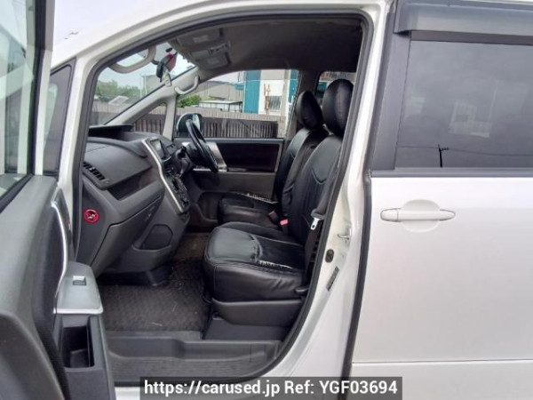 Used 2009 AT toyota noah ZRR70W Image[14]