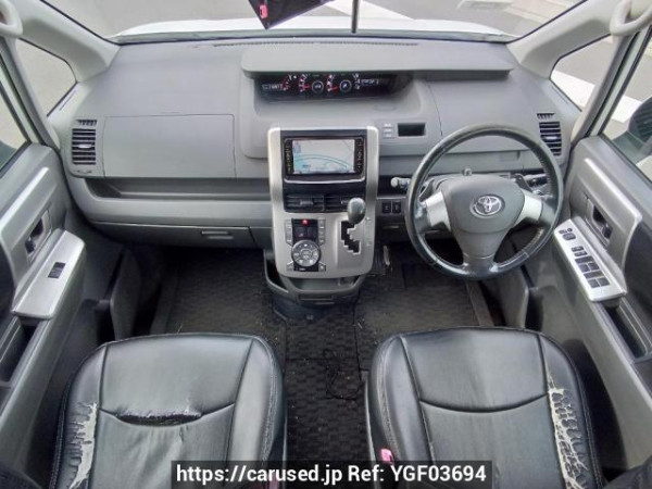 Used 2009 AT toyota noah ZRR70W Image[18]
