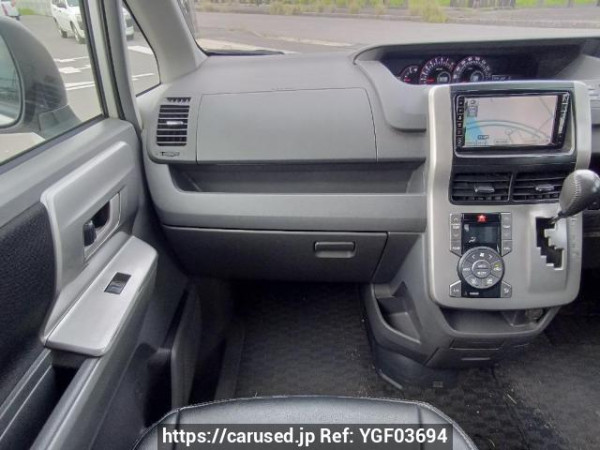 Used 2009 AT toyota noah ZRR70W Image[19]