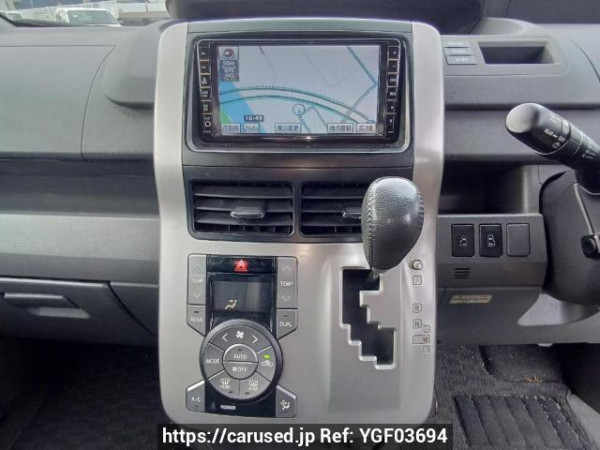Used 2009 AT toyota noah ZRR70W Image[23]