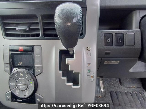 Used 2009 AT toyota noah ZRR70W Image[26]