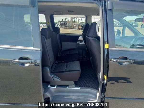 Used 2009 AT toyota noah ZRR70W Image[14]