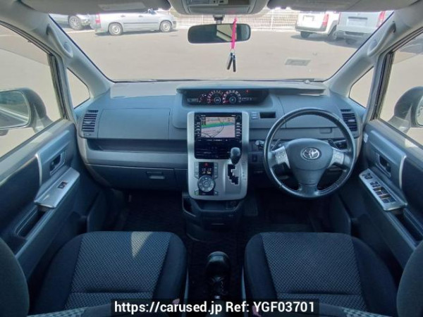 Used 2009 AT toyota noah ZRR70W Image[17]