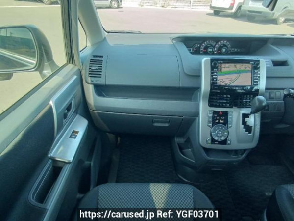Used 2009 AT toyota noah ZRR70W Image[18]