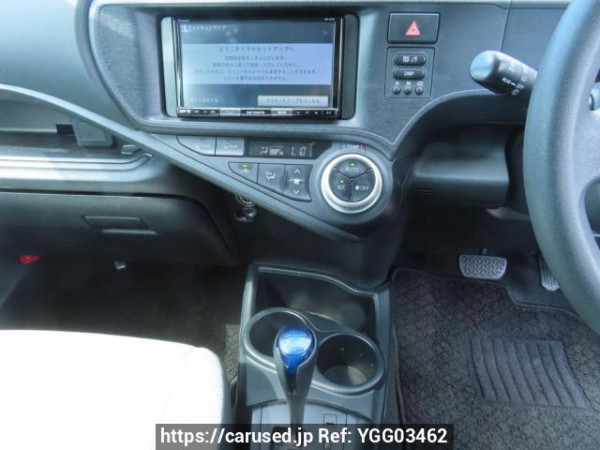 Used 2017 AT toyota aqua NHP10 Image[25]