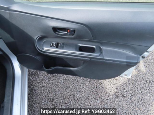 Used 2017 AT toyota aqua NHP10 Image[32]