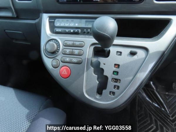 Used 2004 AT toyota wish ZNE10G Image[26]