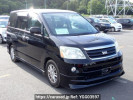 Toyota Noah AZR60G