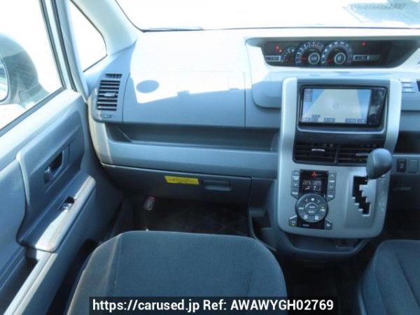 Used 2008 AT toyota noah ZRR70G Image[18]
