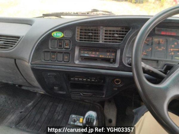 Used 2005 MT isuzu forward FRR35C3S Image[17]