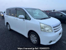 Toyota Noah ZRR70G