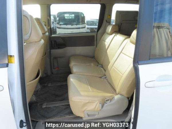 Used 2007 AT toyota noah ZRR70G Image[20]