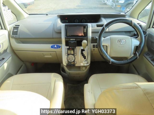 Used 2007 AT toyota noah ZRR70G Image[23]