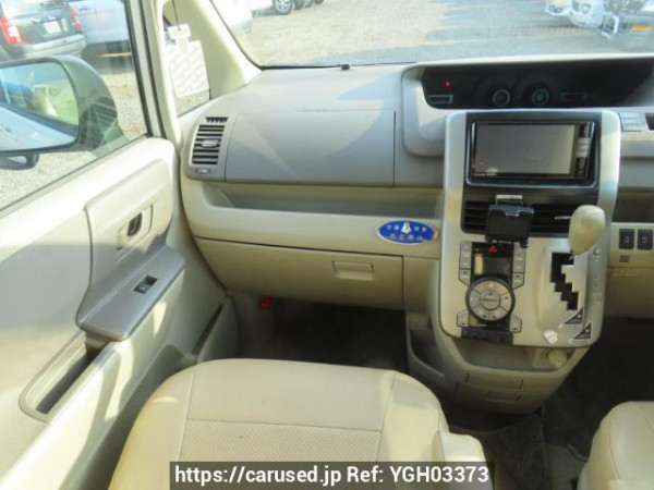 Used 2007 AT toyota noah ZRR70G Image[24]