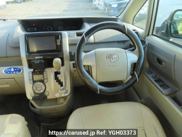 Used 2007 AT toyota noah ZRR70G Image[25]