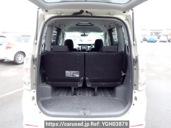 Used 2010 AT toyota voxy ZRR70W Image[8]