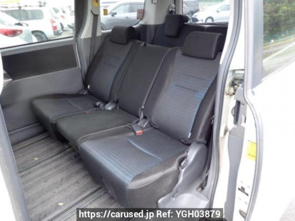 Used 2010 AT toyota voxy ZRR70W Image[14]
