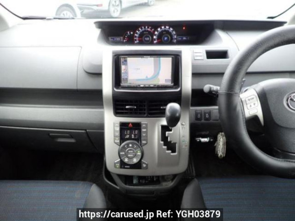 Used 2010 AT toyota voxy ZRR70W Image[21]