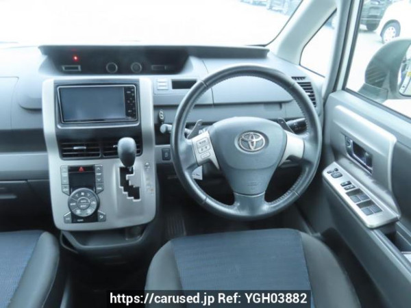 Used 2010 AT toyota voxy ZRR70W Image[20]