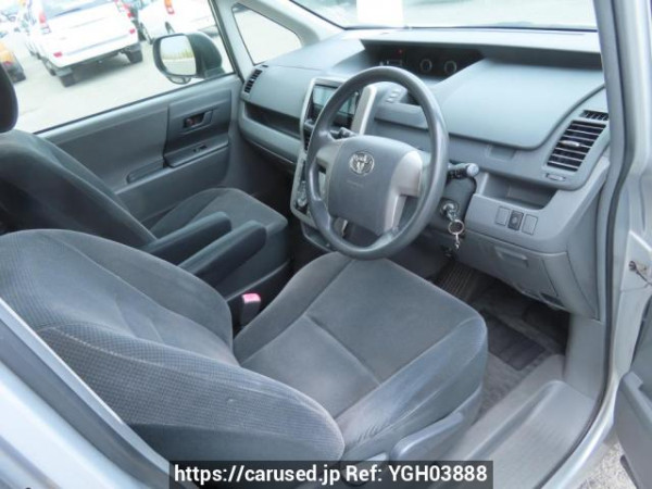 Used 2008 AT toyota noah ZRR70G Image[13]