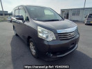 Toyota Noah ZRR70G