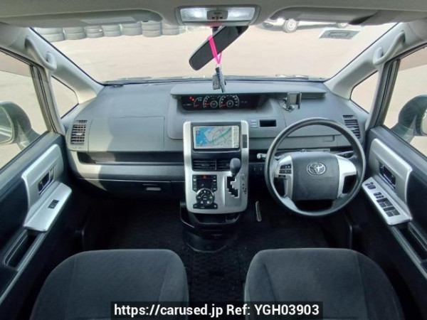 Used 2010 AT toyota noah ZRR70G Image[18]