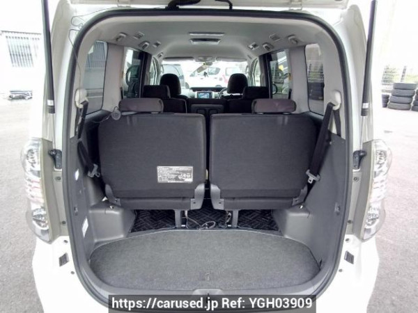 Used 2009 AT toyota voxy ZRR70W Image[8]