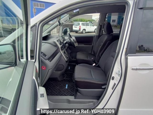 Used 2009 AT toyota voxy ZRR70W Image[14]