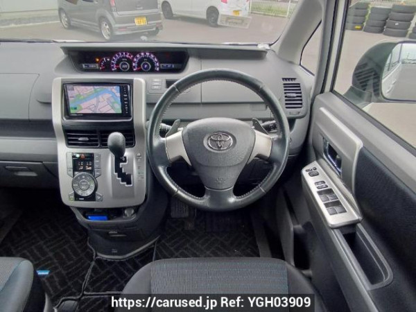 Used 2009 AT toyota voxy ZRR70W Image[20]