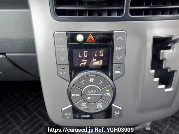 Used 2009 AT toyota voxy ZRR70W Image[25]