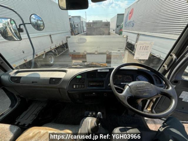 Used 2005 MT isuzu forward FRR35C3S Image[12]