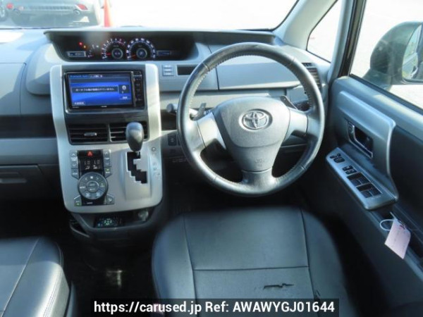 Used 2009 AT toyota voxy ZRR70W Image[25]