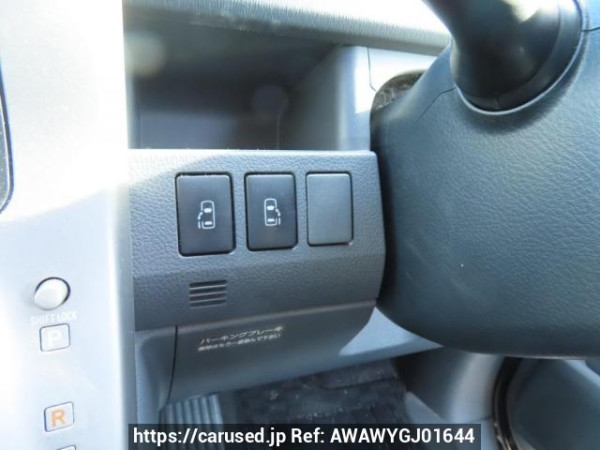 Used 2009 AT toyota voxy ZRR70W Image[32]