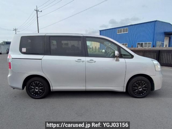 Used 2007 AT toyota noah ZRR70G Image[7]