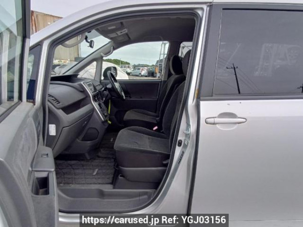 Used 2007 AT toyota noah ZRR70G Image[14]