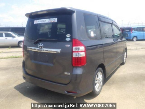 Used 2010 AT toyota noah ZRR70W Image[6]
