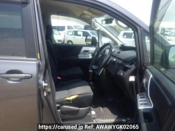 Used 2010 AT toyota noah ZRR70W Image[11]