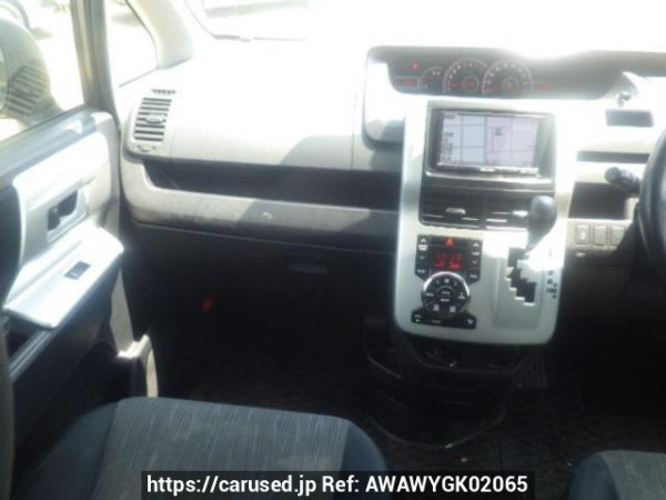 Used 2010 AT toyota noah ZRR70W Image[17]