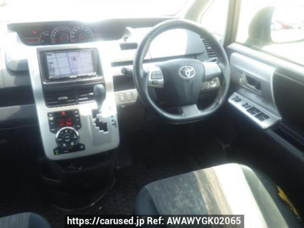 Used 2010 AT toyota noah ZRR70W Image[19]