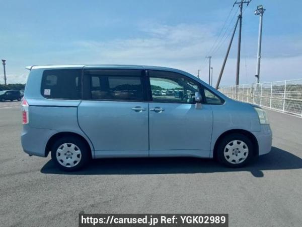 Used 2007 AT toyota noah ZRR70G Image[7]
