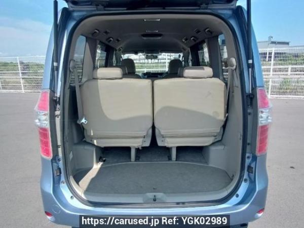 Used 2007 AT toyota noah ZRR70G Image[8]