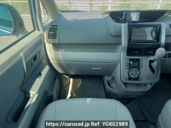 Used 2007 AT toyota noah ZRR70G Image[19]