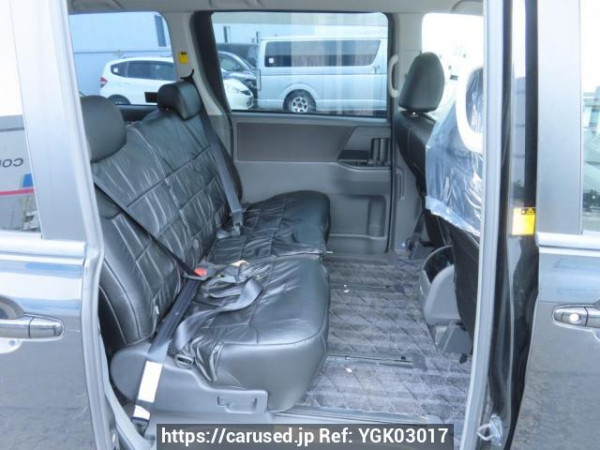 Used 2007 AT toyota noah ZRR70G Image[16]
