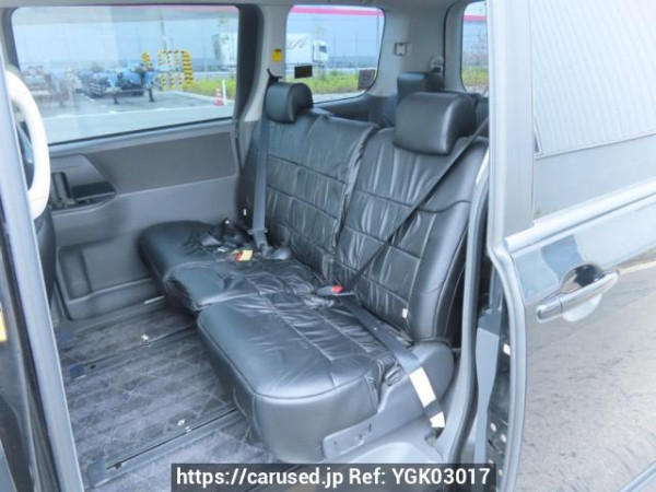 Used 2007 AT toyota noah ZRR70G Image[19]