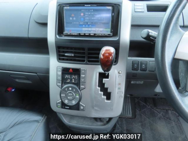 Used 2007 AT toyota noah ZRR70G Image[24]