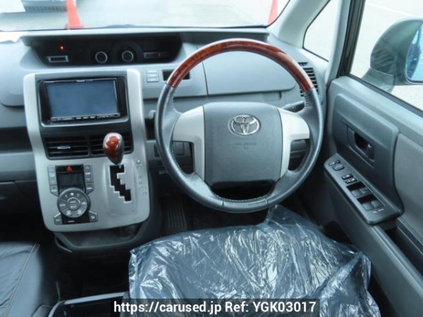 Used 2007 AT toyota noah ZRR70G Image[25]